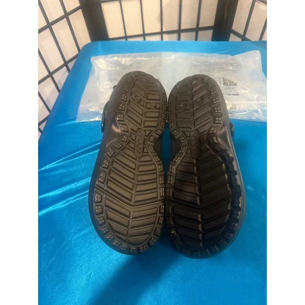 CROCS 🖤 new